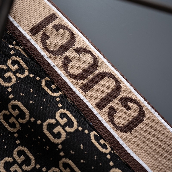 ブランドハーフパンツ側面デザイン